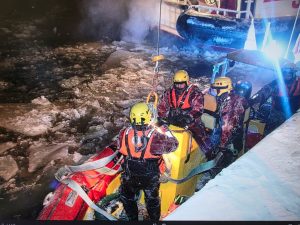 Read more about the article Akcja ratunkowa na Bałtyku. Ratownicy ruszyli po dwóch kitesurferów