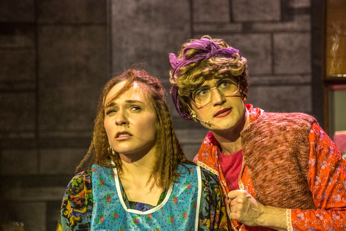 You are currently viewing 22 lutego, spektakl „Nasz mały PRL”