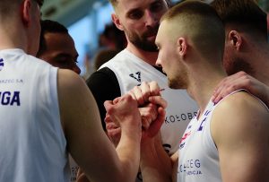 Read more about the article Zdecydowane zwycięstwo Kotwicy Port Morski Kołobrzeg