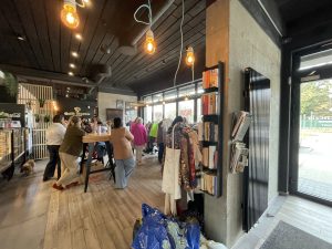 Read more about the article Wyjątkowy bazar w Kołobrzegu. Można było upolować modowe perełki i wesprzeć dobrą inicjatywę