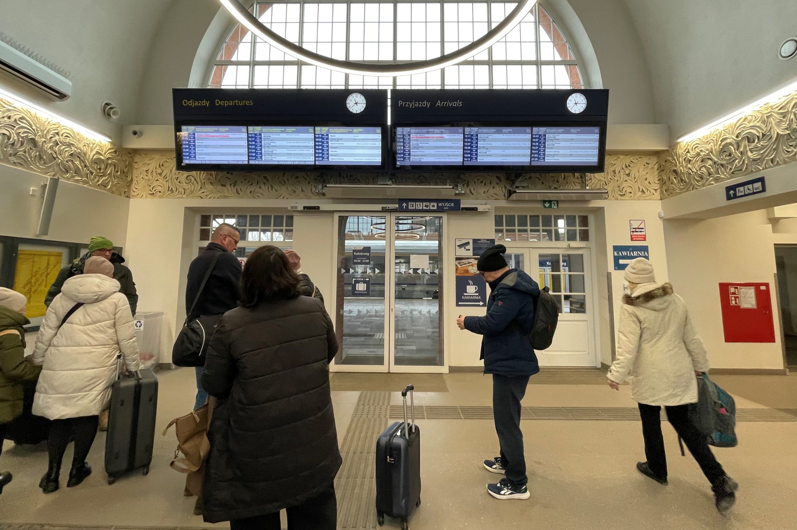 You are currently viewing „Riwierą” do Kołobrzegu: dodatkowe pociągi nad morze i promocja na bilety