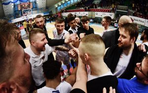 Read more about the article Kotwica Kołobrzeg wraca z Poznania z ważną wygraną