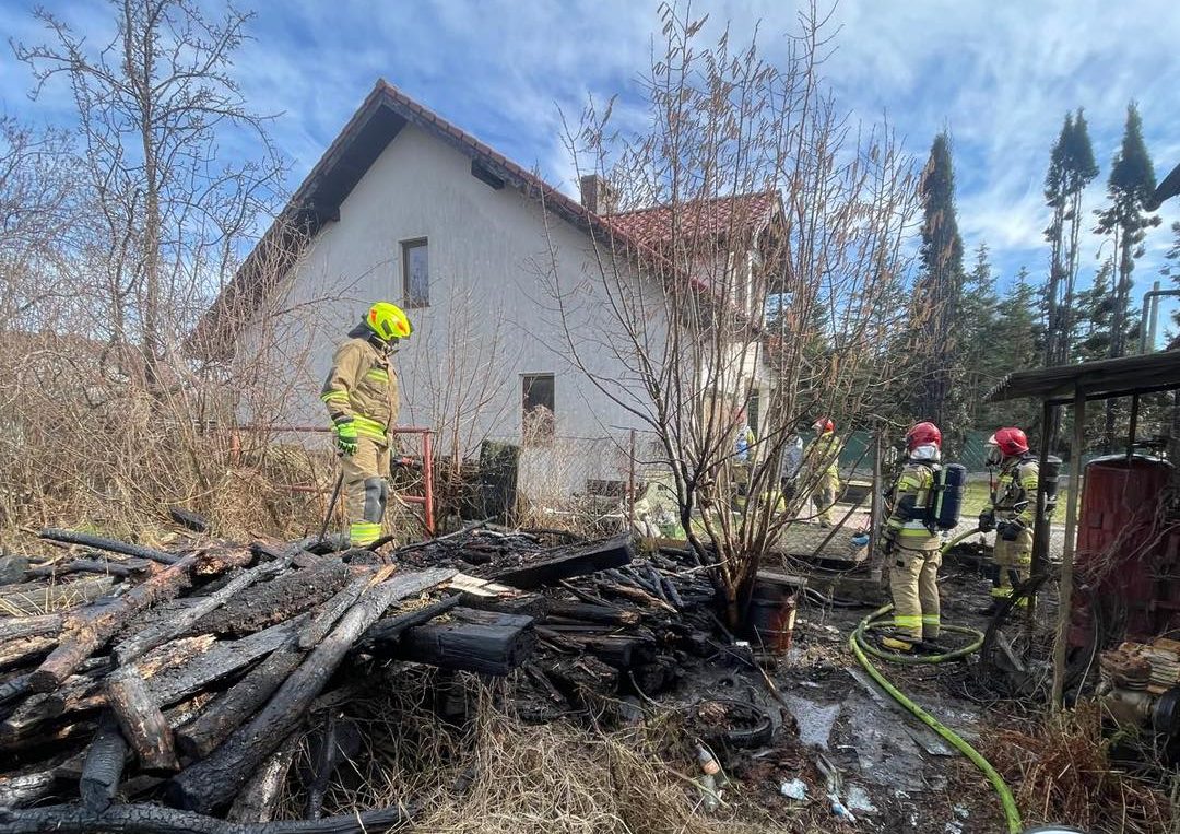 You are currently viewing Pożar przy ul. Krzywoustego w Kołobrzegu