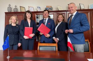 Read more about the article Duży budynek „Ekonoma” wypięknieje. Powiat zdobył pieniądze na duże inwestycje