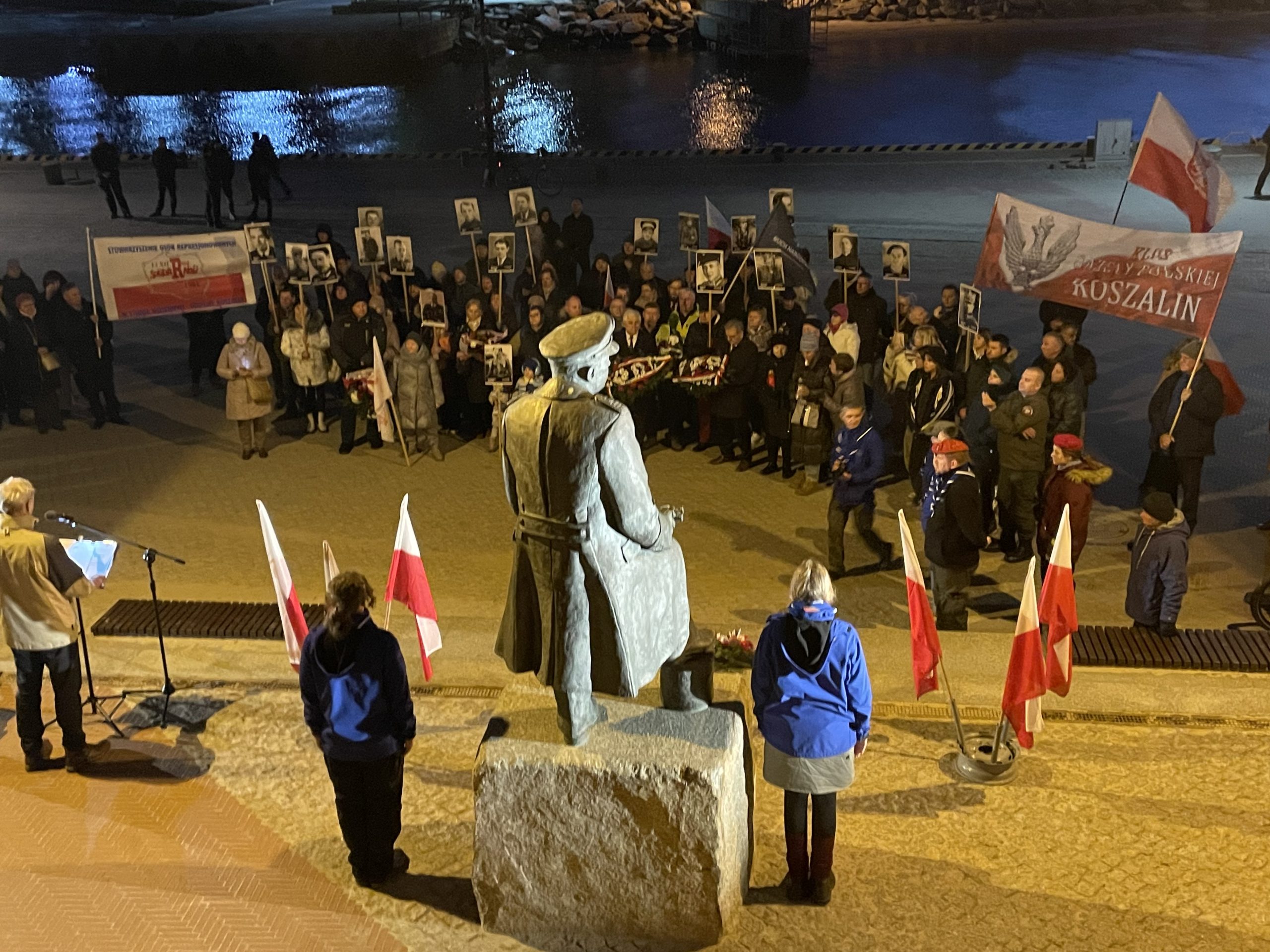 You are currently viewing Narodowy Dzień Pamięci „Żołnierzy Wyklętych” w Kołobrzegu (WIDEO)