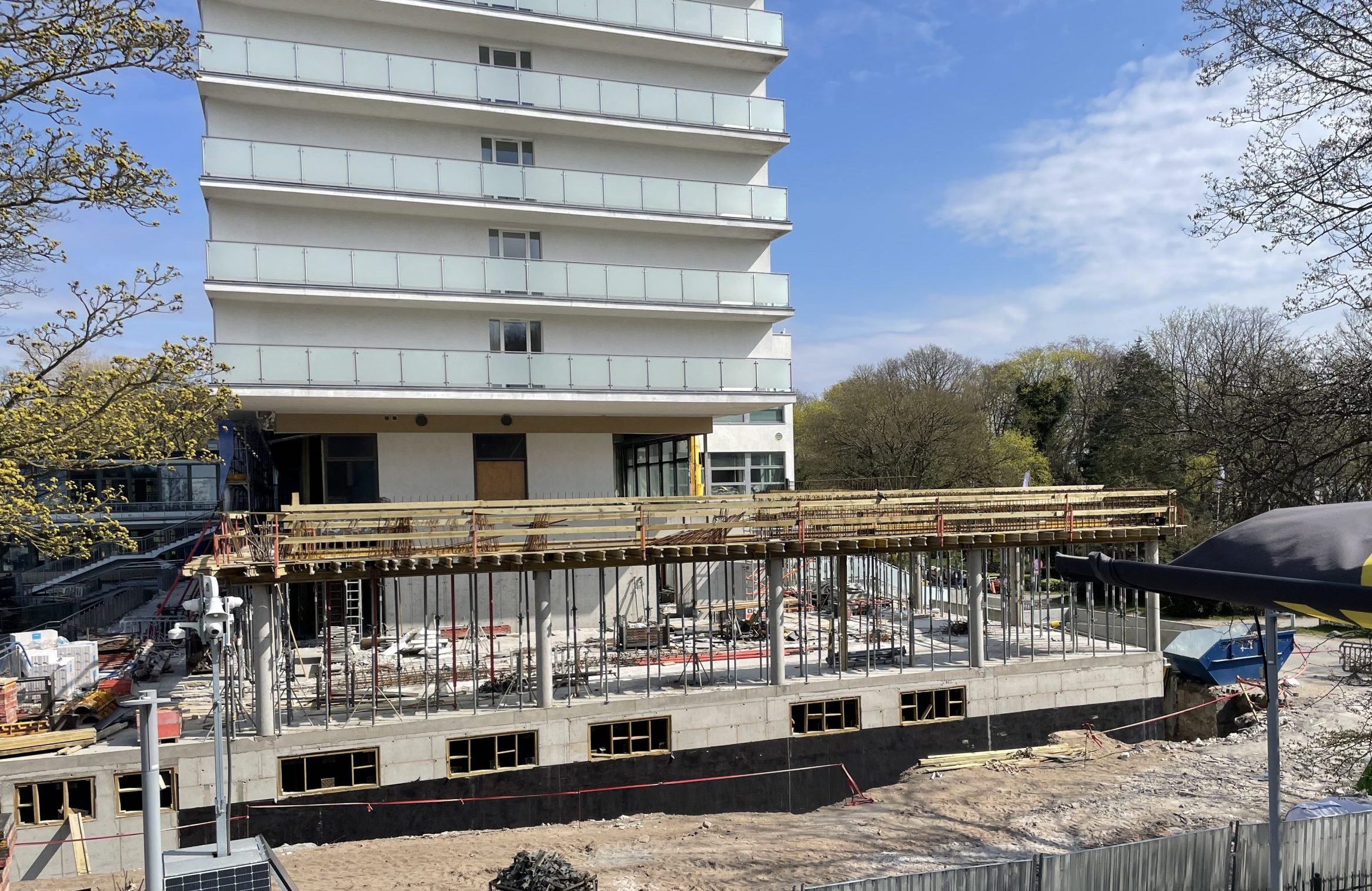 Trwa budowa przy sanatorium Bałtyk, przy molo w Kołobrzegu