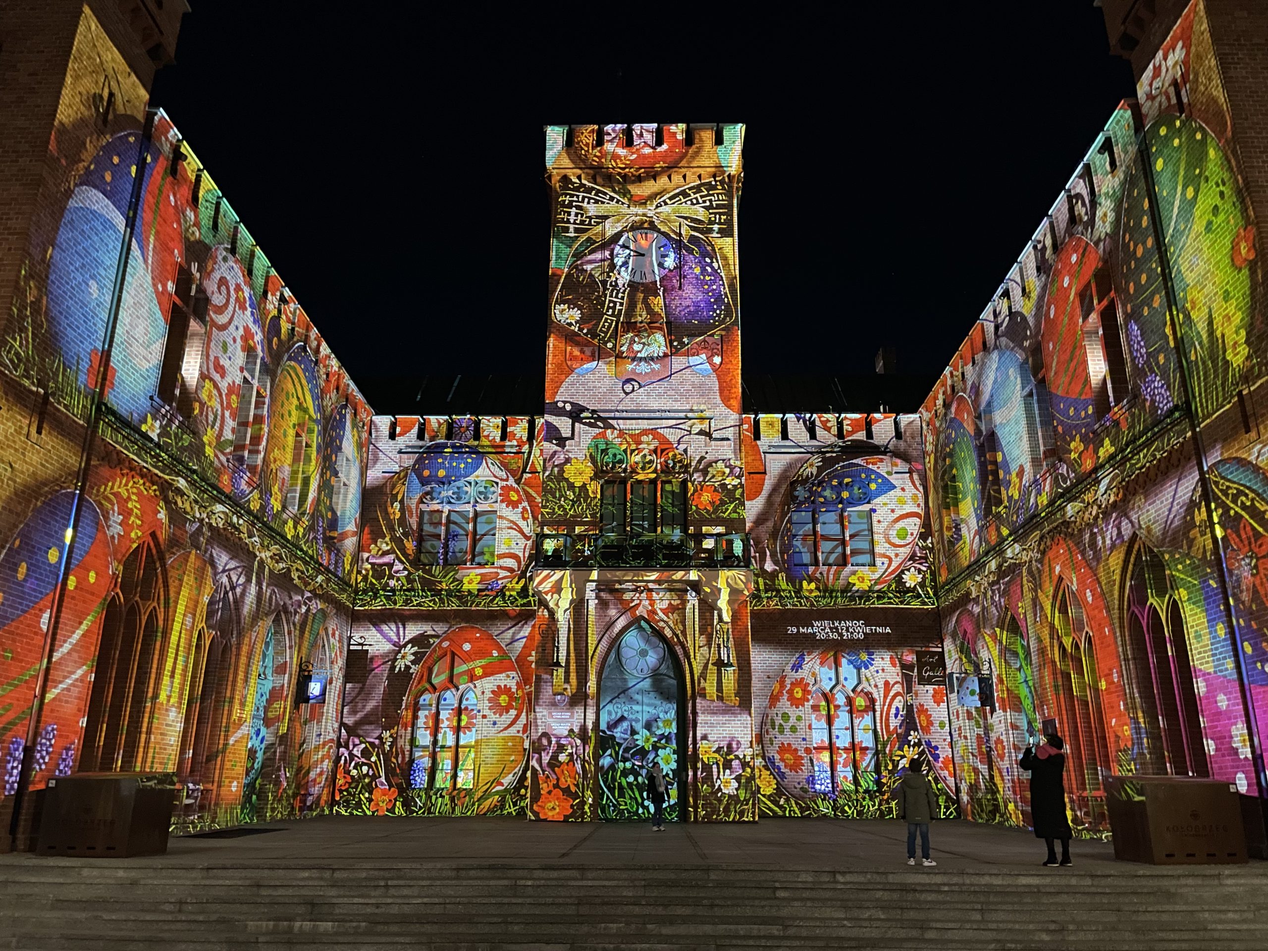 You are currently viewing 12 kwietnia, pokaz mappingu na fasadzie ratusza