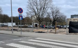 Read more about the article Wraca sporny handel przy Reymonta? Wicestarosta zapowiada „uporczywe” mandaty