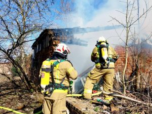 Read more about the article Pożar w Jazach. Na miejscu cztery zastępy strażaków