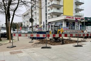 Read more about the article Stawiają kolejne blokady wjazdu na promenadę w Kołobrzegu