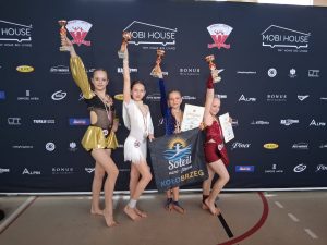 Sukcesy zawodniczek kołobrzeskiego klubu Acro-Fitness Soleil