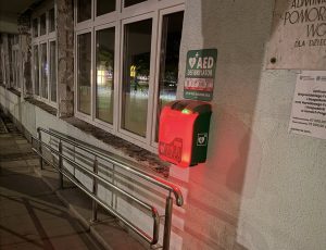 Kradzież urządzenia, które ratuje życie. Złodziej porzucił AED