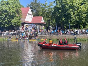 Regaty Smoczych Łodzi na Parsęcie. Zacięta walka do ostatniego pchnięcia wiosłem!