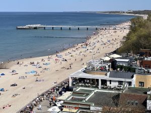 Majówka w Kołobrzegu jak w środku lata. Słońce i tłumy w kurorcie