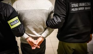 Znieważył policjantów, utrudniał interwencję. 26-latek został przekazany Straży Granicznej