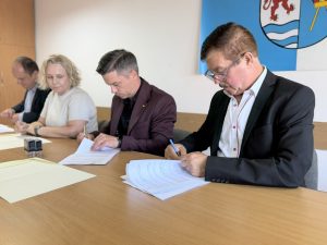 Umowa na budowę drogi powiatowej nr 3324Z podpisana