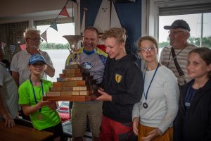 Kołobrzeska Grupa Regatowa znów na podium! Młodzi żeglarze obronili Puchar Leonida Teligi