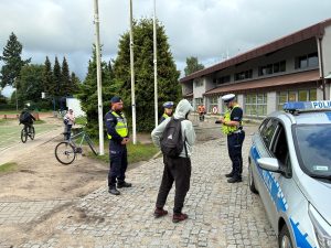Drogówka przy SP nr 6. Część hulajnóg i rowerów trafiła do depozytu