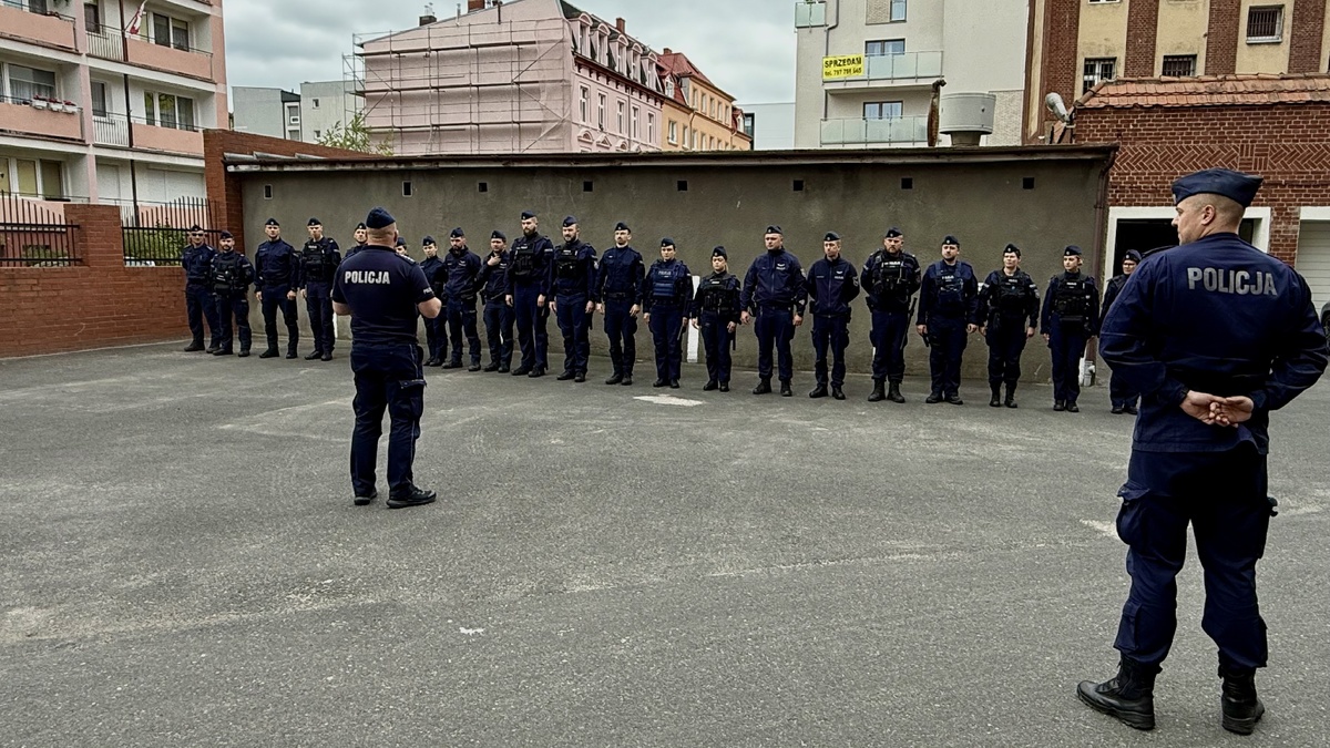 You are currently viewing Blisko 30 dodatkowych funkcjonariuszy wesprze kołobrzeską komendę w sezonie letnim