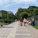 „Zaaresztowane ławki” już wolne. Wykonawca szybko poprawił ogrodzenie