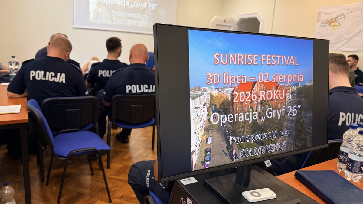 spotkanie policjantów przed festiwalem sunrise