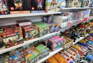 Ze sklepu do policyjnego magazynu. Policja zarekwirowała podrobione zabawki