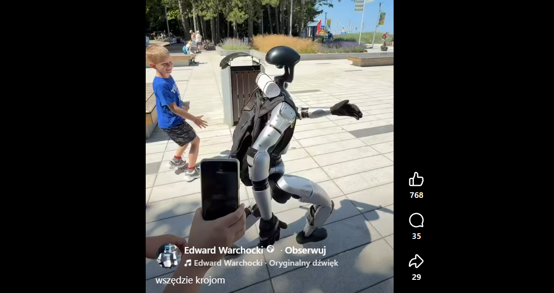 You are currently viewing Edek odwiedził Kołobrzeg. Humanoidalny robot zebrał tłum przy molo