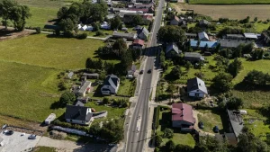 Finiszuje modernizacja drogi wojewódzkiej nr 102 między Trzebiatowem a Kołobrzegiem