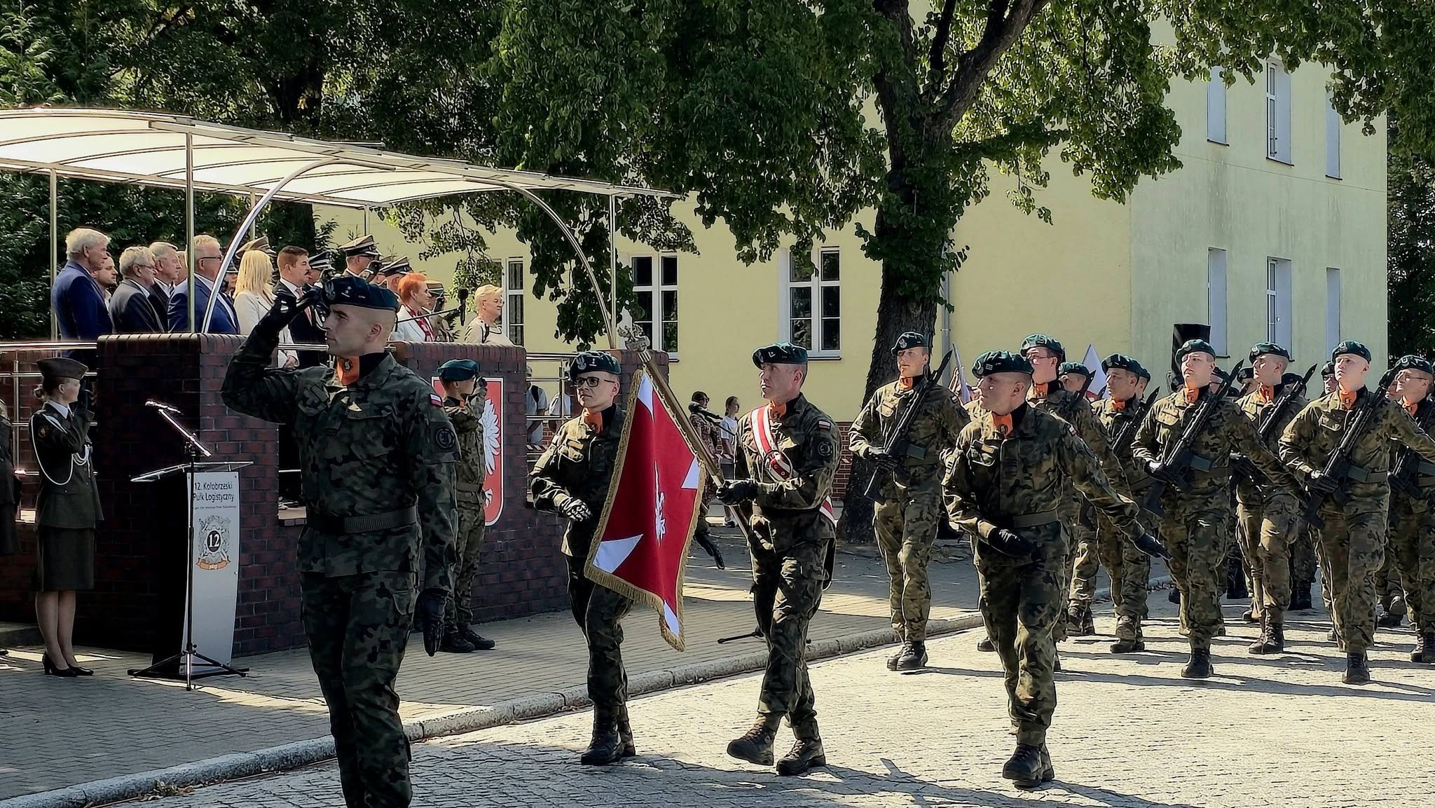 You are currently viewing Święto Wojska Polskiego w 12. Kołobrzeskim Pułku Logistycznym