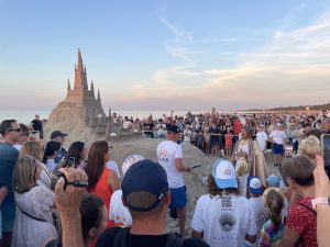 Nowy rekord w wysokości zamku z piasku na kołobrzeskiej plaży (ZDJĘCIA, WIDEO)