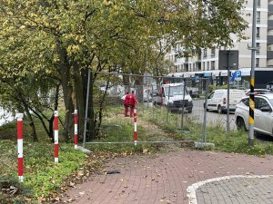 Przy brzegu Parsęty zniknęło ogrodzenie i zaraz pojawiło się nowe
