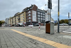 Miasto na zakupach: nowe ławki i kosze na śmieci, które muszą ważyć minimum 240 kg każdy