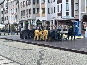 Ogródki znikają z placu Ratuszowego. To już koniec letniego klimatu