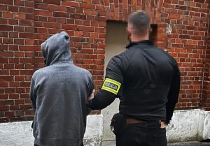 Siedmiu poszukiwanych mężczyzn zatrzymanych przez kołobrzeską policję