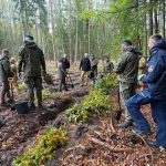 Mundurowi z Kołobrzegu posadzili las. Graby, lipy i klony zastąpiły świerki